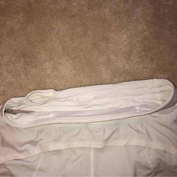 Lululemon Speed Up Low-Rise Lined Short 2.5" - Picture 3 of 4